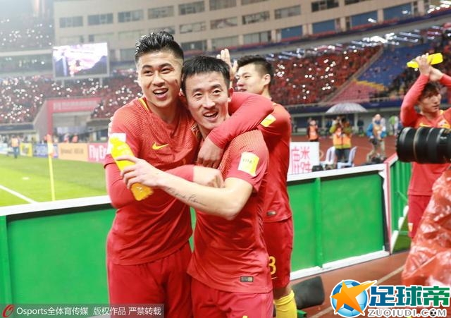 英超-布莱顿0-0西汉姆联 铁锤仍第6海鸥升第7北京时间3:30，英超第20轮西汉姆联主场迎战布莱顿。